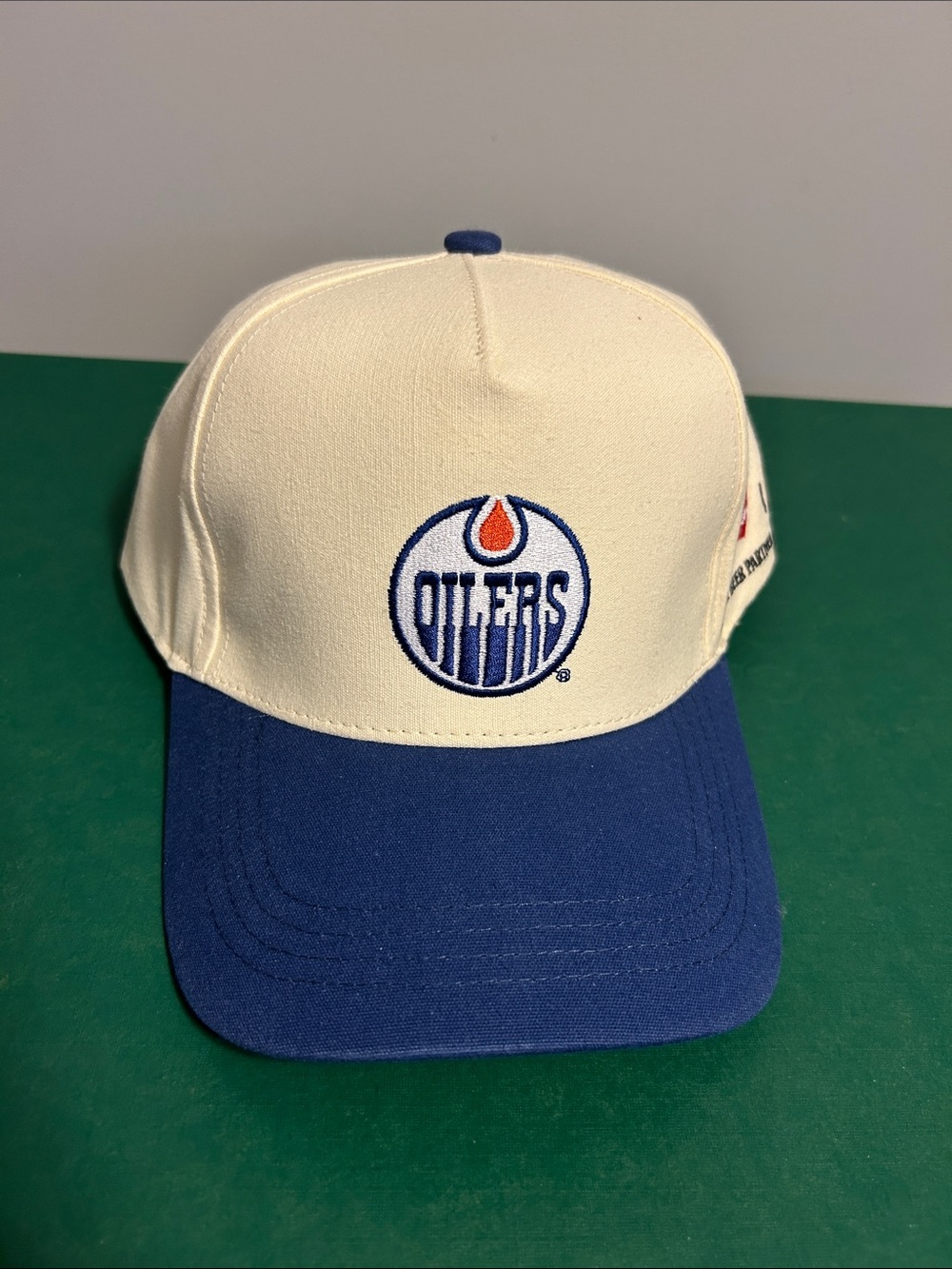 Budweiser Two-Tone Cap - Cream & Blue